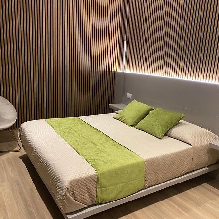 Th Luxury Central Catania Luaran gambar