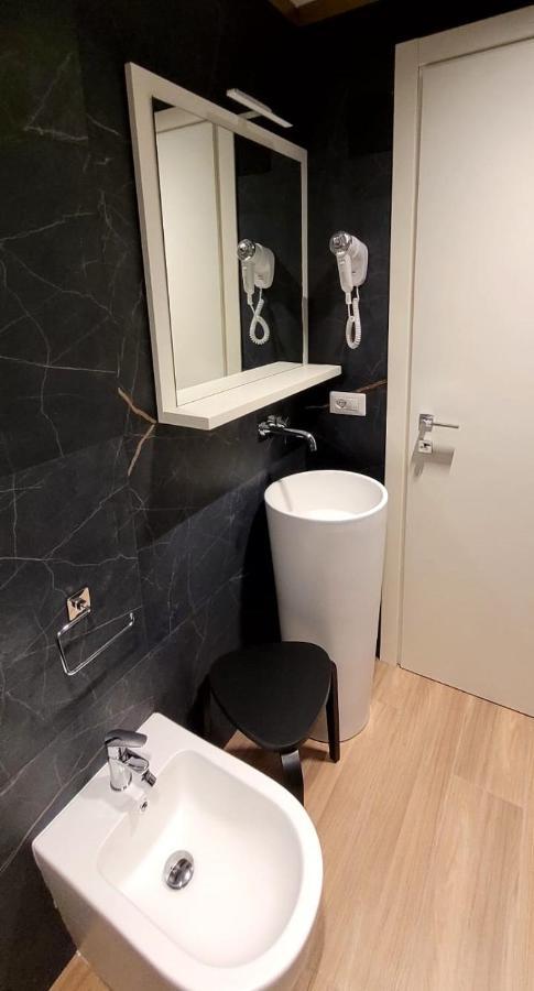 Th Luxury Central Catania Luaran gambar